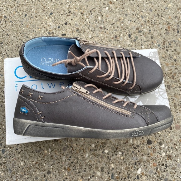 Cloud Aika Zip Sneaker - Picture 3 of 10